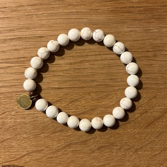 Silver & Sage Magnesite Bead Bracelet Peace/Love - Picture 2 of 4